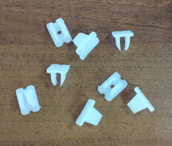 Скоба крепления для гибкого неона 12V сеч 6х12мм